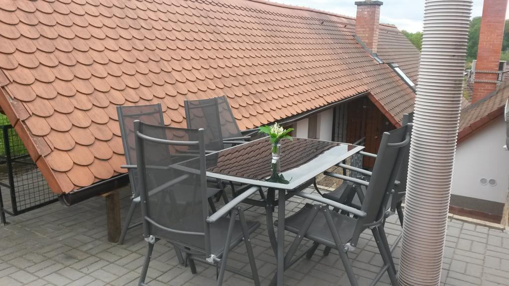 Апартаменти Sklep U Veselych Мутєніце Екстер'єр фото